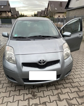 Toyota Yaris cena 17500 przebieg: 173000, rok produkcji 2010 z Sosnowiec małe 29
